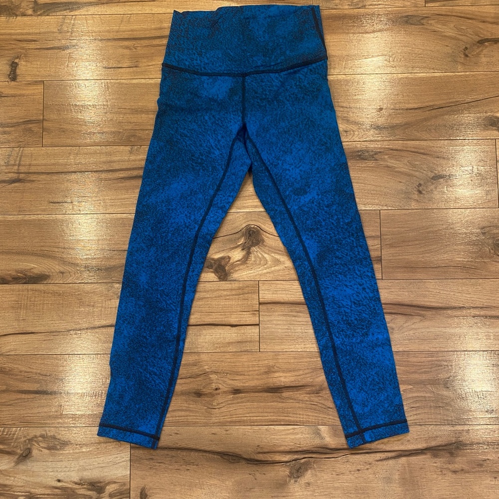 Lululemon blue and black Wunder Under III Leggings Size 6